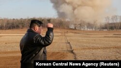 Sjevernokorejski lider Kim Jong Un vodi obuku vatrogasne divizije, u Sjevernoj Koreji, 18. marta 2024., na ovoj slici koju je 19. marta 2024. objavila Korejska centralna novinska agencija(KCNA)