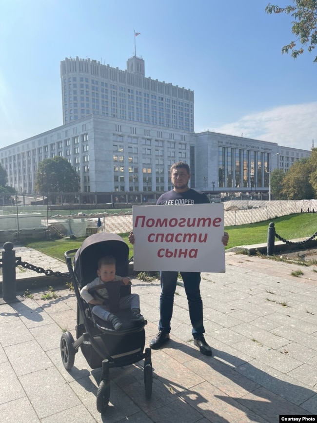 Dmitry Bakhtin dhe Misha në Shtëpinë e Qeverisë, 31 gusht 2023