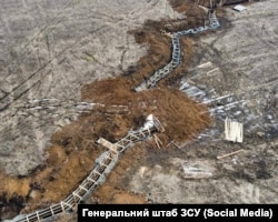 Линия строящихся укреплений в Украине. Иллюстративное фото