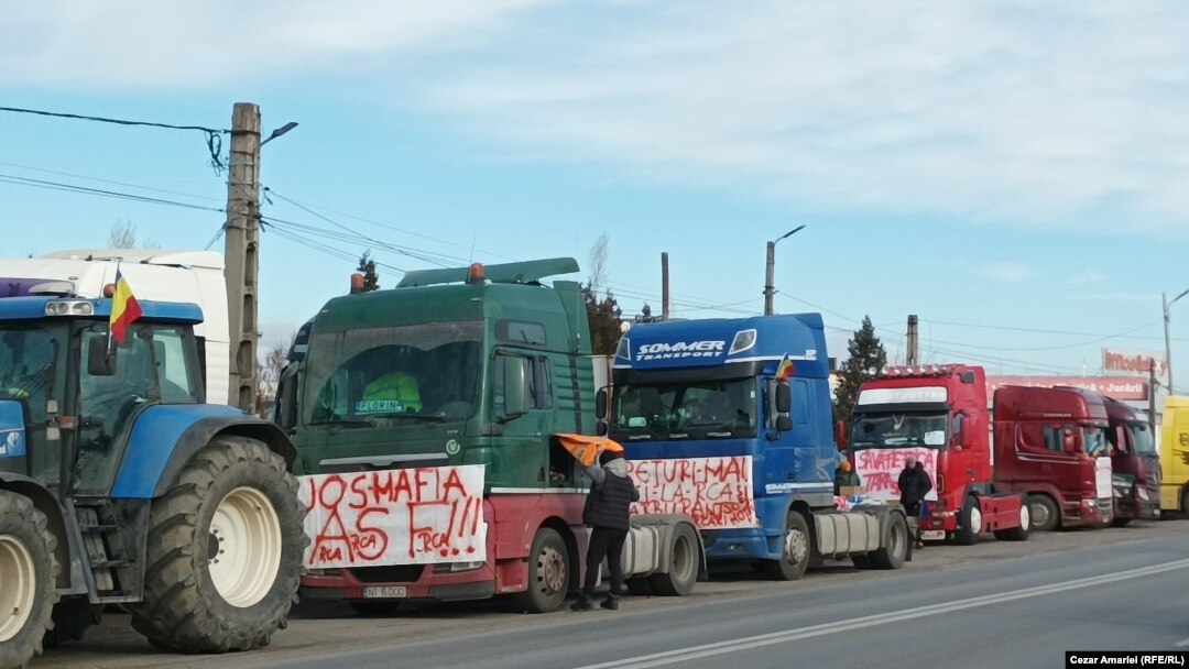 Protest al agricultorilor și al transportatorilor în localitatea Afumați din județul Ilfov, pentru a șaptea zi la rând, 16 ianuarie 2024.