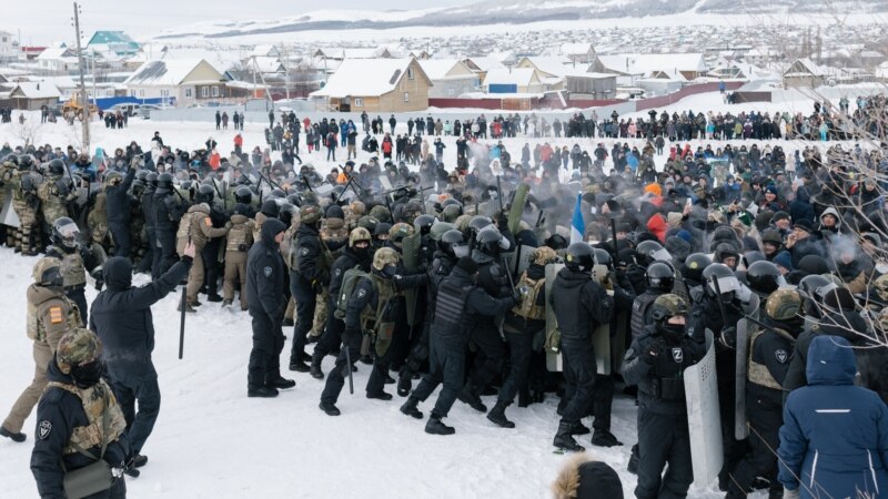 Метали «крупные куски замерзшего снега». Как  российские силовики находят новых обвиняемых по делу о протестах в Баймаке