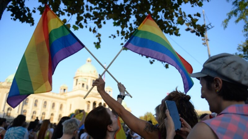 Dugina zastava prošla Beogradom bez incidenata, LGBT zajednica traži prava