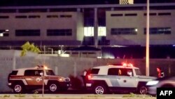 Saudijske snage sigurnosti patroliraju područjem oko američkog konzulata u Džedi rano ujutro 29. juna 2023.