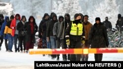 მიგრანტები ფინეთის საზღვარზე. 23 ნოემბერი, 2023.