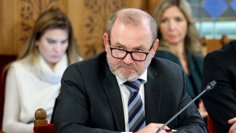 Döntött a miniszter: tovább drágulhatnak az élelmiszerek, a ruhák és a fabútorok