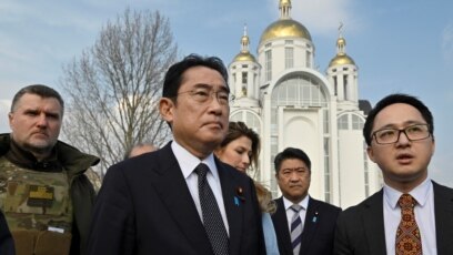 Премиерът на Япония Фумио Кишида посети Киев за пръв път