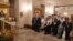 Путин встречает рождество с семьями погибших