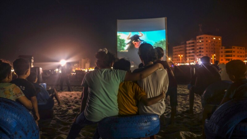 Kino na plaži privid normalnoga za Palestince u Gazi