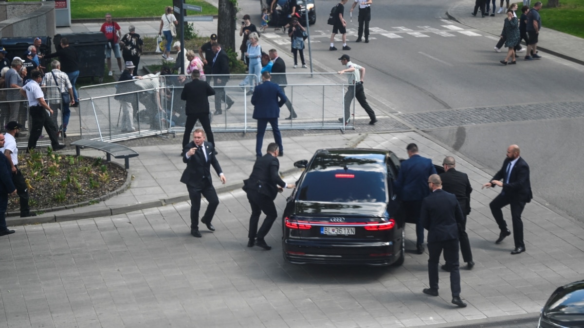 «Фіцо у небезпечному для життя стані» – пресслужба прем’єр-міністра Словаччини 