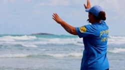 'Ja sam kći mora': Palestinka potiče žene i djecu na surfanje