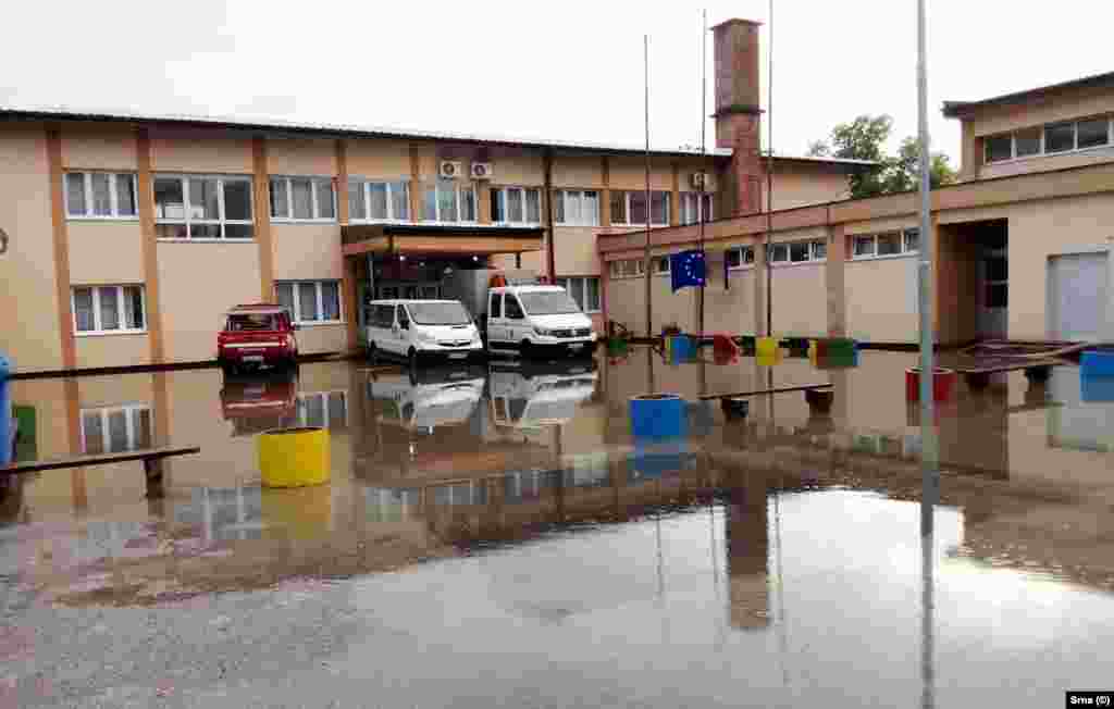 Pamje nga përmbytjet në Novi Grad të Bosnjës.