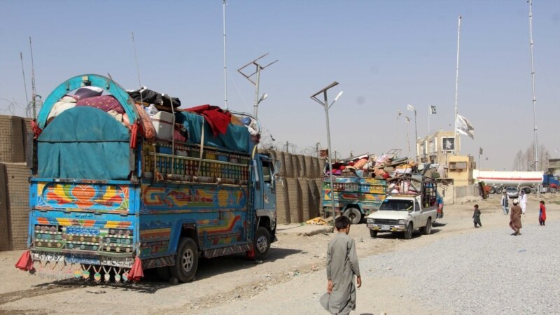 پاکستاني چارواکي: د افغانانو په ګډون د ناقانونه کډوالو د ایستلو پلان نهايي شوی