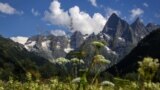 Тебердинский национальный парк, Карачаево-Черкесия, иллюстративная фотография