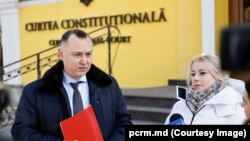 Deputații BCS au contestat la CC posibilitatea organizării unui referendum concomitent cu alegerile prezidențiale la 30 ianuarie 2024. 