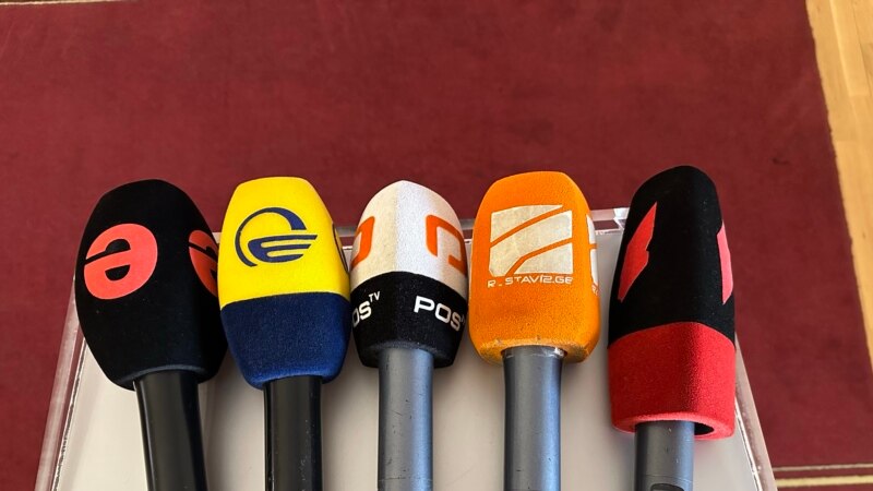 გირაო შეუფარდეს პროსახელისუფლებო მედიისთვის ხელშეშლის ბრალდებით დაკავებულ 7-ვე ედემონსტრანტს