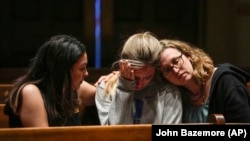 Bdenje u crkvi nakon pucnjave u Nešvilu, 28. mart 2023.