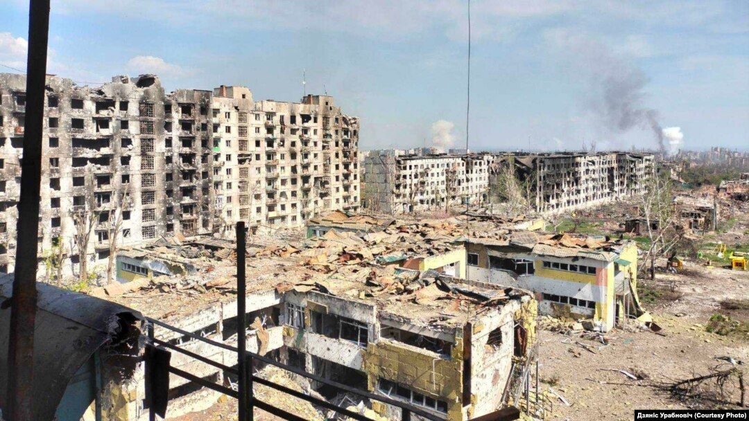 Imagine generală a orașului Bahmut, după bombardamentele din ultimele luni. Fotografie de Dzianis Urbanovich.