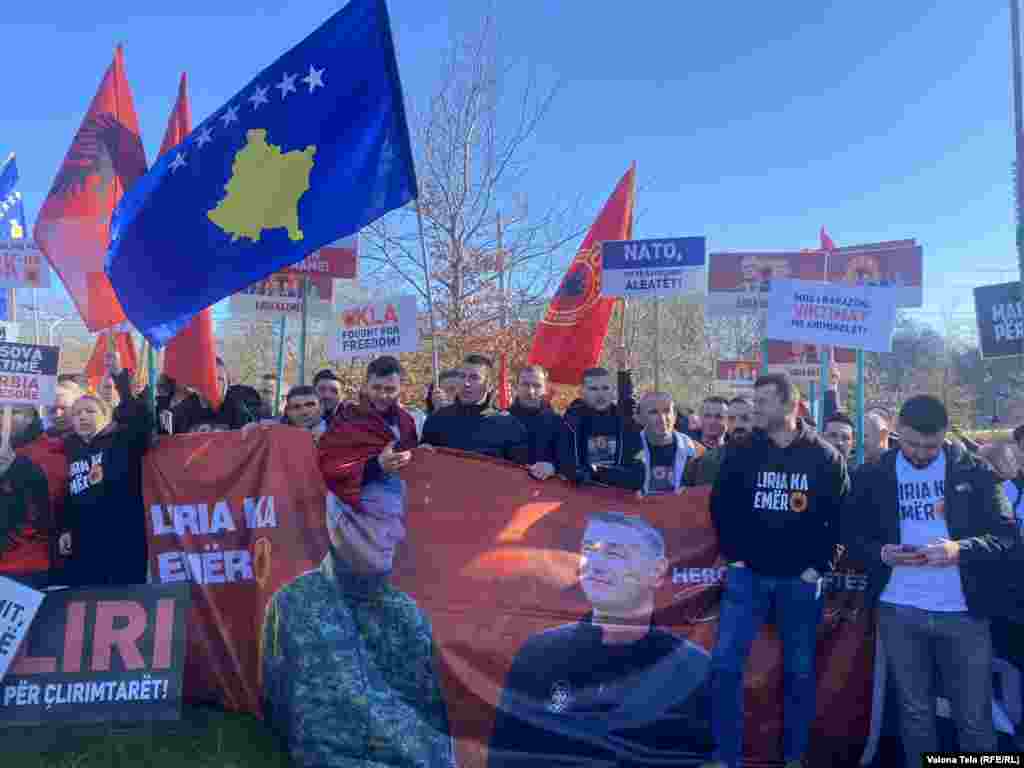 Protesta në Hagë në mbështetje të ish-krerëve të UÇK-së.
