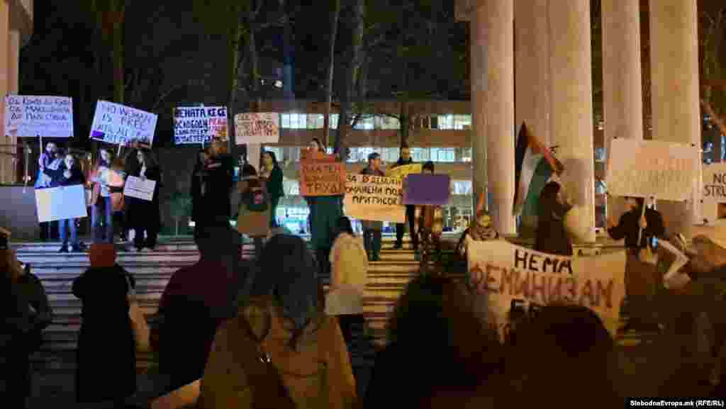 Маршот заврши во паркот Жена борец, наспроти Парламентот од каде беа испратени пораки до институциите и до креаторите на политиките.