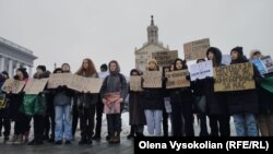 Рідні військовополонених зібралися на всеукраїнську акцію. Київ, 10 грудня 2023 року