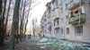 Dëmtimet në ndërtesat e banimit në qytetin e Harkivit pas sulmeve ruse më 27 mars 2024. 