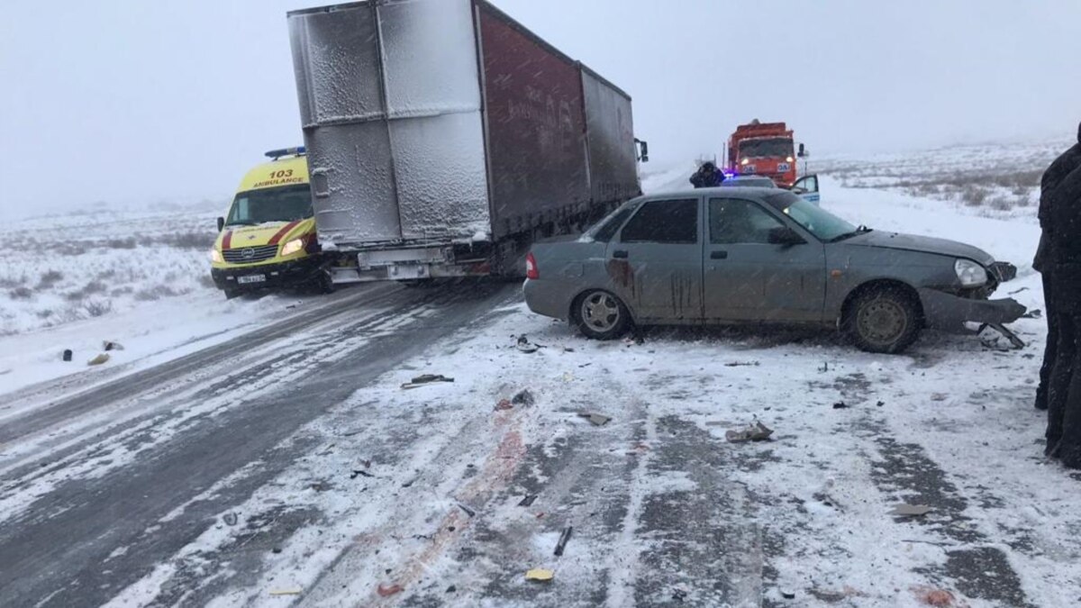 В ДТП в Иргизском районе был третий автомобиль, в котором на олимпиаду  ехали ещё двое школьников