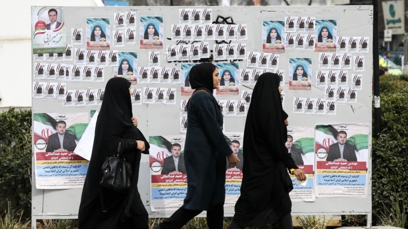 Irani shqyrton mundësinë e shqiptimit të gjobave për shkeljen e kodit të veshjes