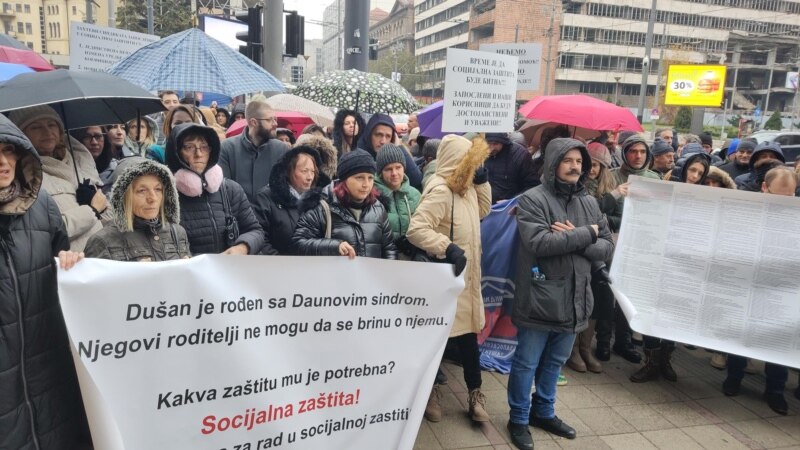 Socijalni radnici zatražili veće plate na protestu u Beogradu 
