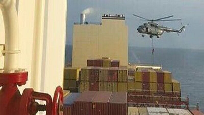 ایران وعدهٔ آزادی خدمه کشتی توقیف‌شده «مرتبط» با اسرائیل را داد