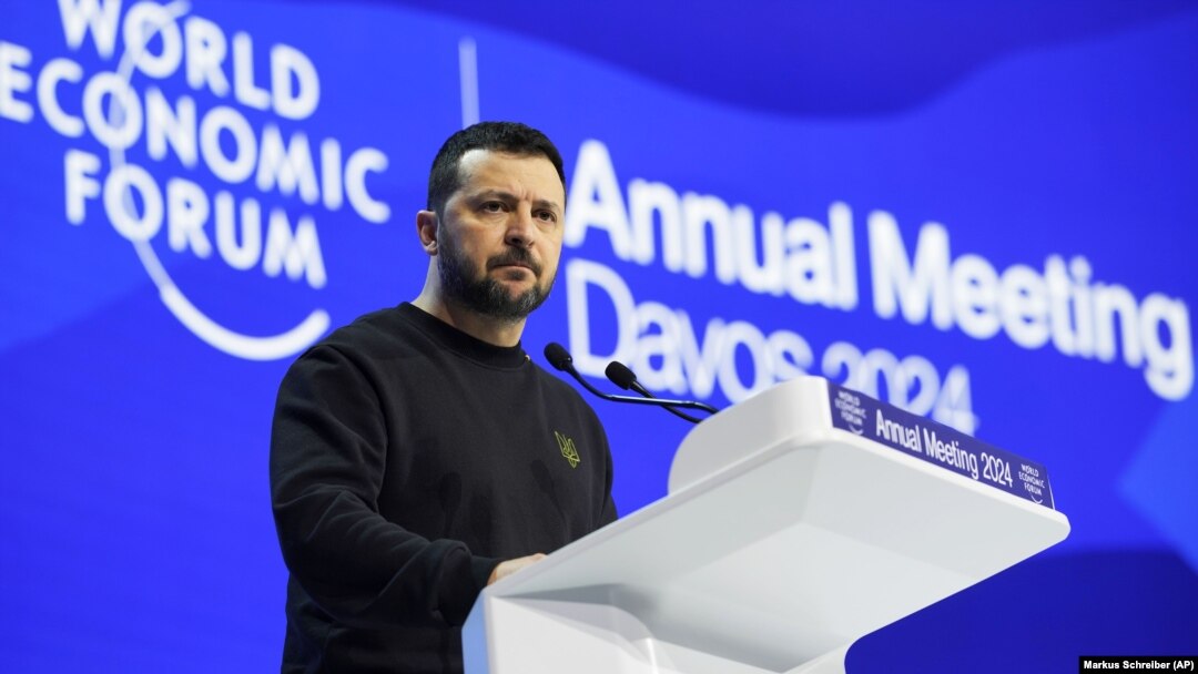 Preşedintele ucrainean Volodimir Zelenski a declarat marţi, la Davos, că Vladimir Putin este un „prădător” care nu se va mulţumi cu un conflict „îngheţat” în Ucraina, unde linia frontului este în mare parte rămasă pe aceleaşi poziţii de luni de zile.