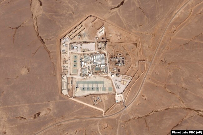 Ova fotografija iz Planet Labs PBC-a prikazuje vojnu bazu poznatu kao Toranj 22 u sjeveroistočnom Jordanu. 