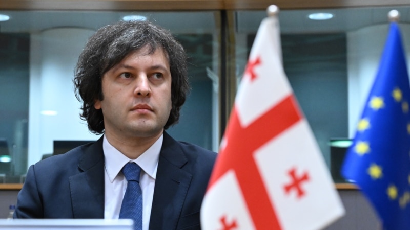 Кобахидзе утверждает, что еврокомиссар угрожал ему судьбой Фицо