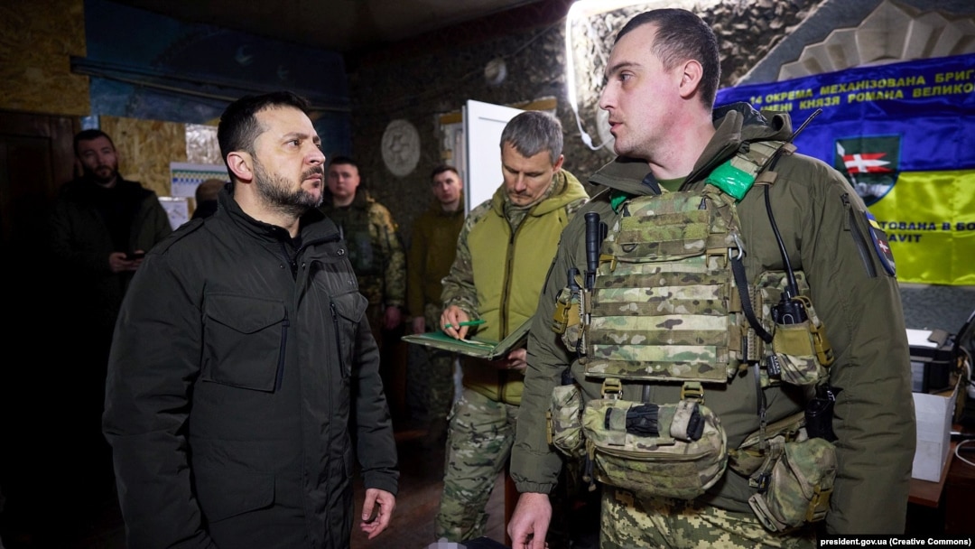 Președintele ucrainean Volodimir Zelenski a vizitat forțele ucrainene din Kupiansk, regiunea Harkov, 19 februarie 2024.