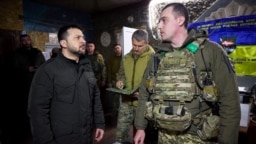 Presidenti i Ukrainës, Volodymyr Zelensky, i viziton forcat ukrainase në Kupianks, 19 shkurt 2024.