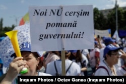 Federaţiile sindicale din Educaţie afirmă că 86,93% din totalul celor care au semnat referendumul pentru declanşarea grevei încă protestează. Vineri vor organiza un nou protest în Capitală.