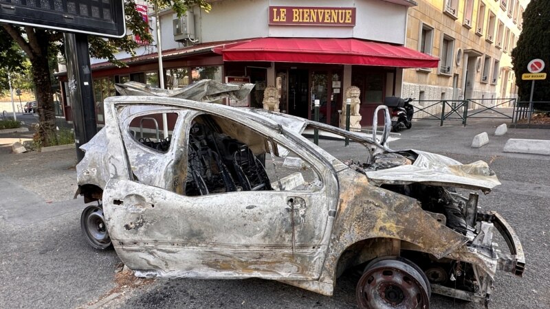 Makron nazvao 'neoprostivim' policijsko ubistva tinejdžera kod Pariza