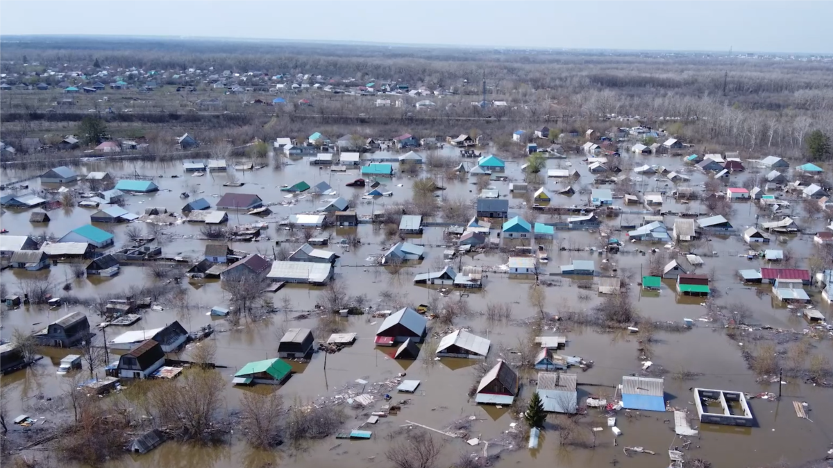 Poplave u Rusiji i Kazahstanu, deseci hiljada ljudi napustili domove