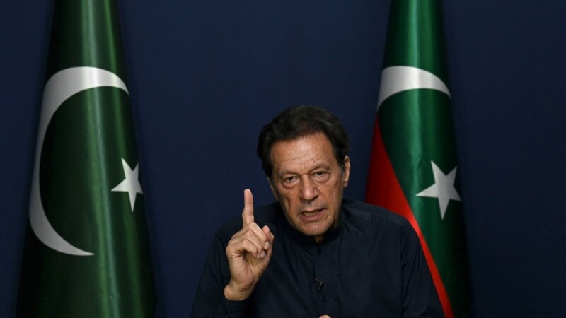 Ish-kryeministri i Pakistanit Khan dënohet me tri vjet burgim