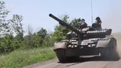 Elkobzott orosz tankokkal nyomulnak előre Bahmutnál az ukránok