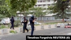 Policija Tuluzu nakon nereda koji su izbili 28. juna tokom protesta zbog ubistva.