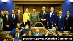 Ukrajinski predsednik Volodomir Zelenski tokom specijalne sednice Parlamenta Estonije, Talin, 11. januar 2024.