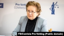 Membra comisiilor vetting și pre-vetting, Tatiana Răducanu, și-a dat demisia din aceste funcții după apariția în presă a unei scrisori care îi „pune la îndoială integritatea și calitățile profesionale”.