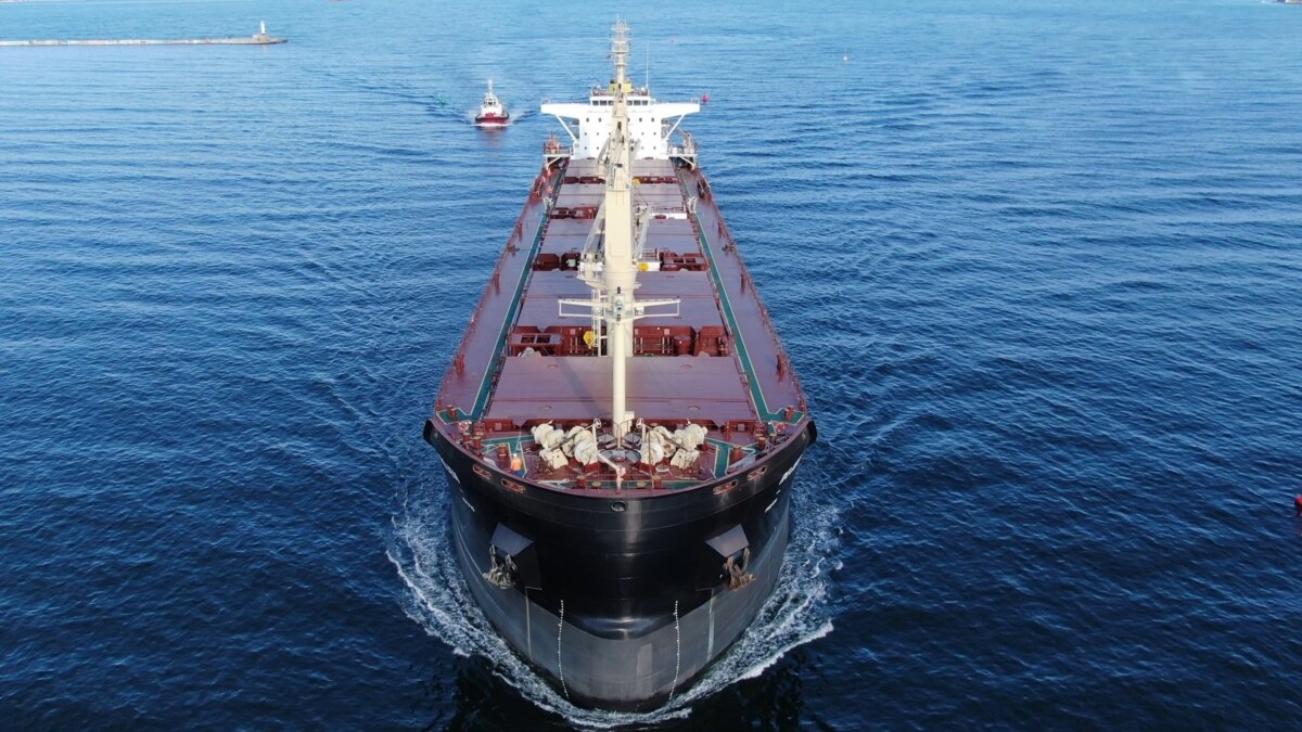 Шести човек от екипажа на българския кораба Верила е арестуван