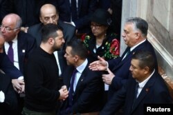 Premierul ungar Viktor Orban avut o discuție „sinceră” cu președintele Ucrainei Volodimir Zelenski la Congresul Național de la Buenos Aires, Argentina, 10 decembrie 2023.