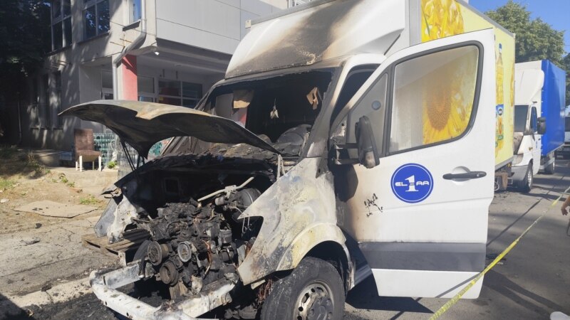 Zapaljena dva kamiona na severu Kosova, oštećeno i putničko vozilo