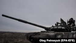 Український танк у зоні бойових дій, фото ілюстративне