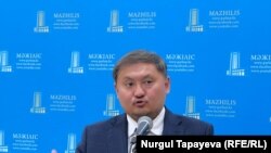 Саясат Нурбек, вазири илм ва таҳсилоти олии Қазоқистон.