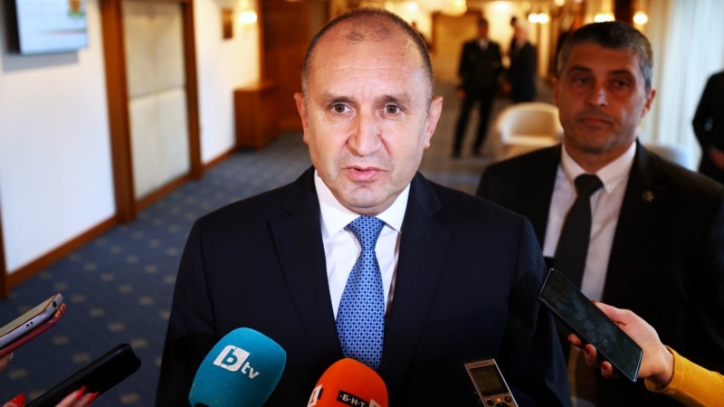 Bulgarian President Vetoes Donation Of Armored Personnel Carriers To Ukraine