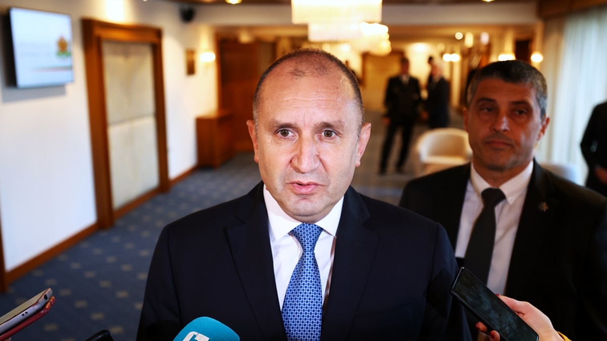 Президентът Румен Радев не вижда основания за освобождаването на шефа