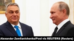Hungarian Prime Minister Viktor Orban and Russian Prime Minister Vladimir Putin (file photo)
